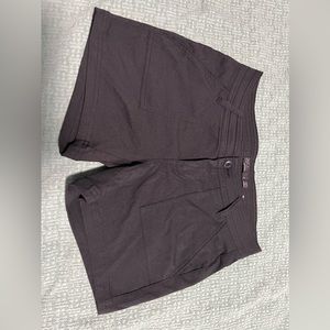 Prana Olivia 5 in inseam size 4 black.